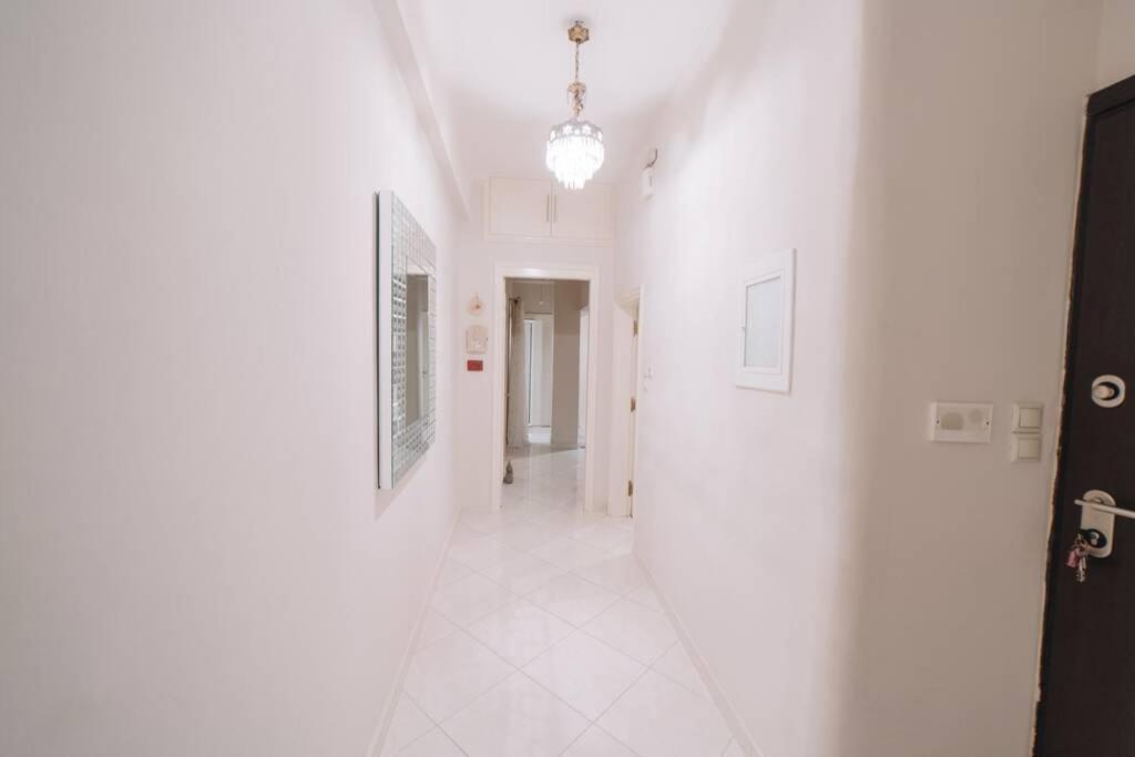 Debbies House Apartment Каламата Екстериор снимка