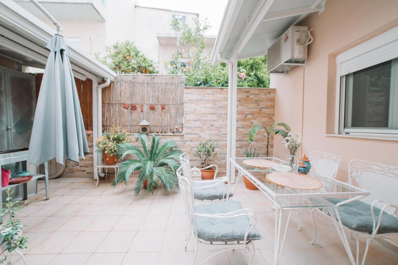 Debbies House Apartment Каламата Екстериор снимка