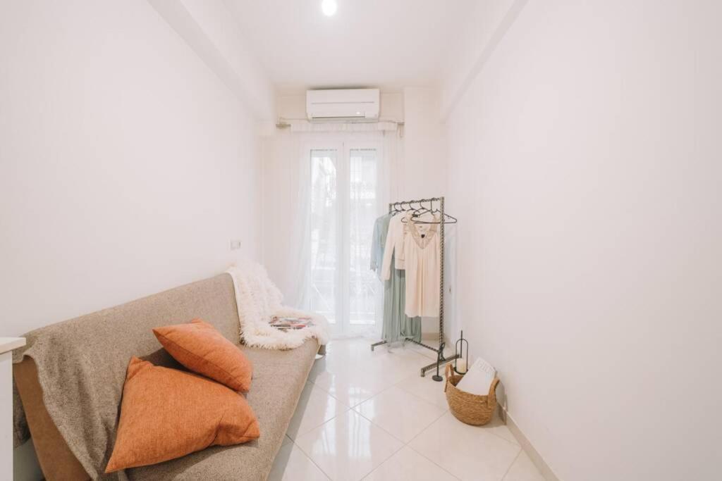 Debbies House Apartment Каламата Екстериор снимка